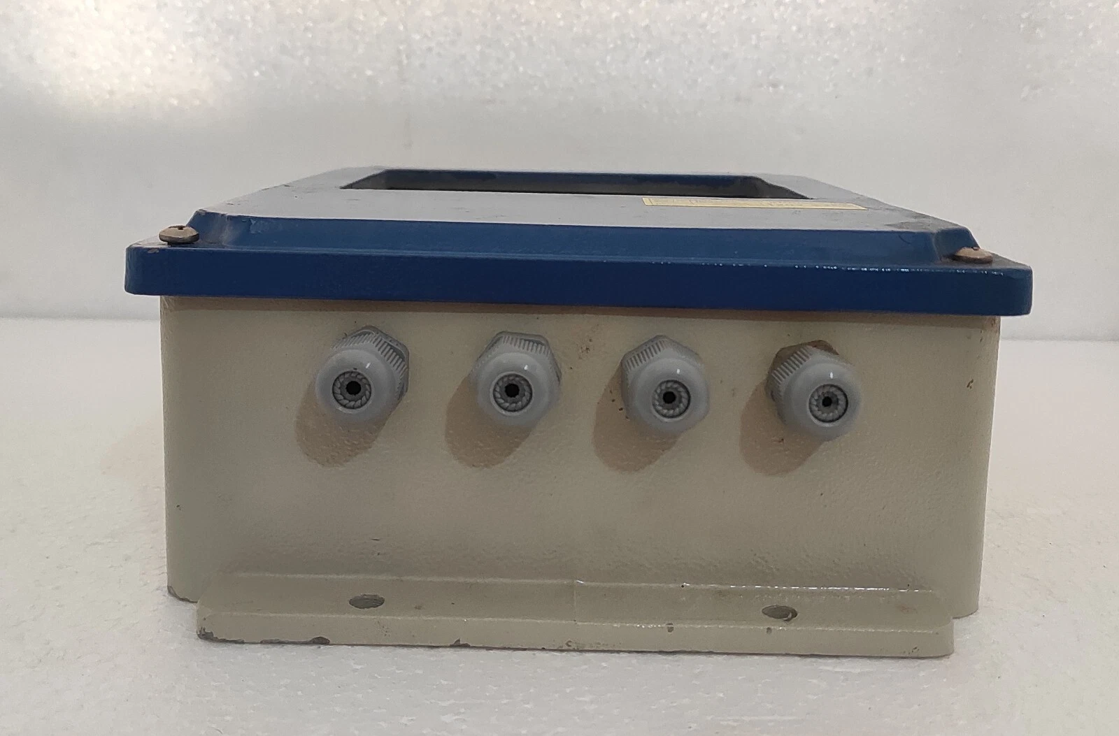admin/uploads/uploads/honeywell xion 1000 ele magne flow trans box_3.webp